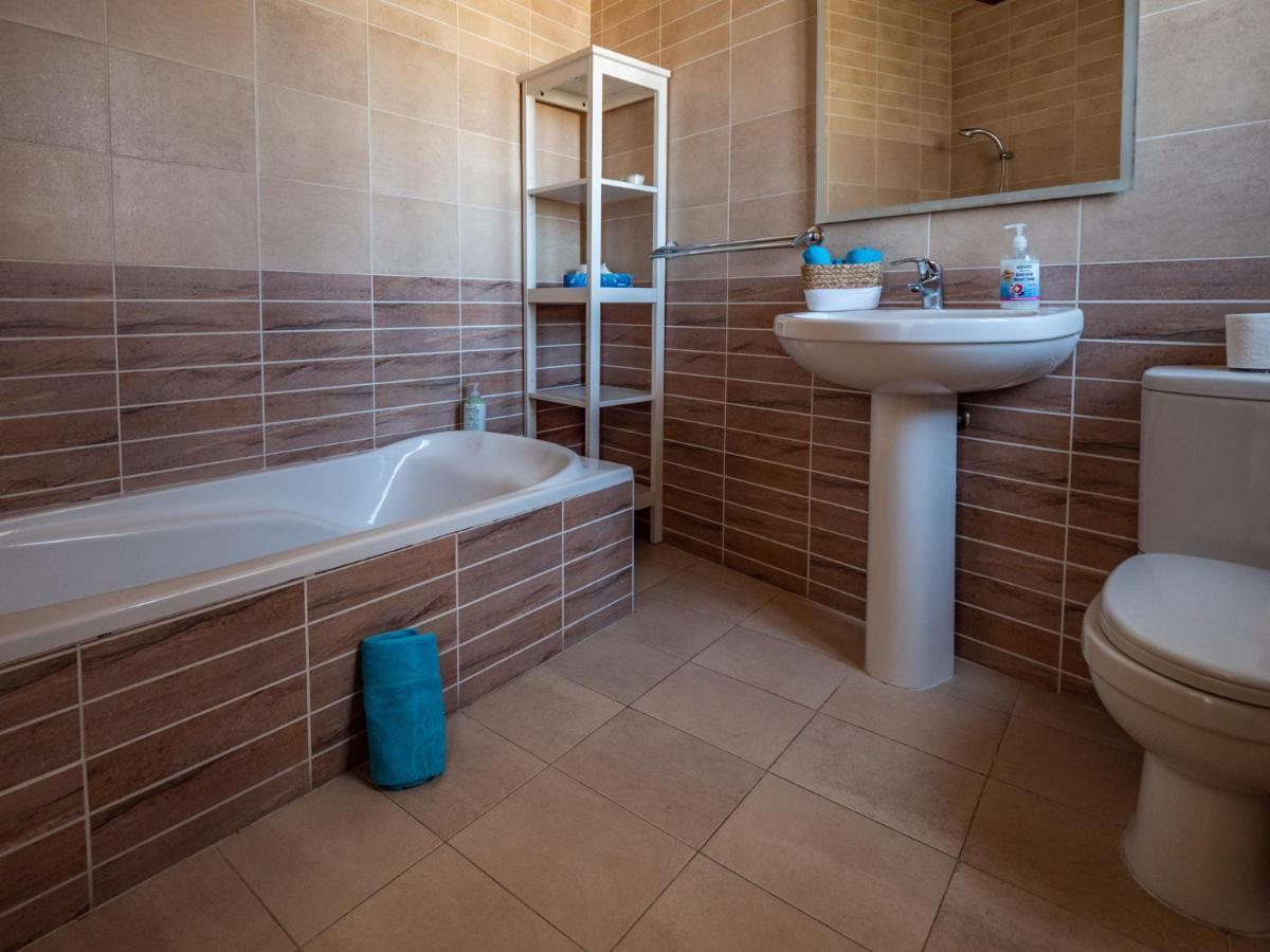 250 Yo Tal-Bambinu Boutique Farmhouse Xagħra Extérieur photo